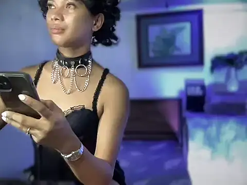 Snapshot of bigcock_maria chatting on 10-29-25, 04:26 bigcock maria online show from 10-29-25, 04:26