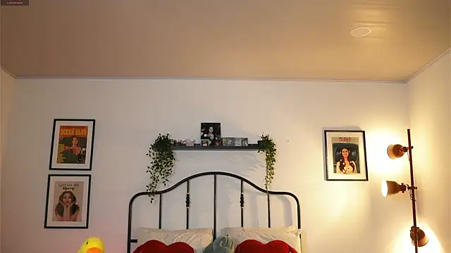 julesbennet online show from 02-22-25, 01:13