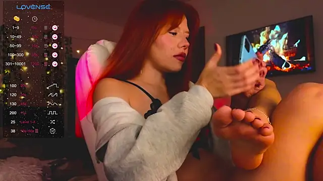 Snapshot of Juliette_Sunshine chatting on 02-02-25, 09:45 Juliette Sunshine online show from 02-02-25, 09:45