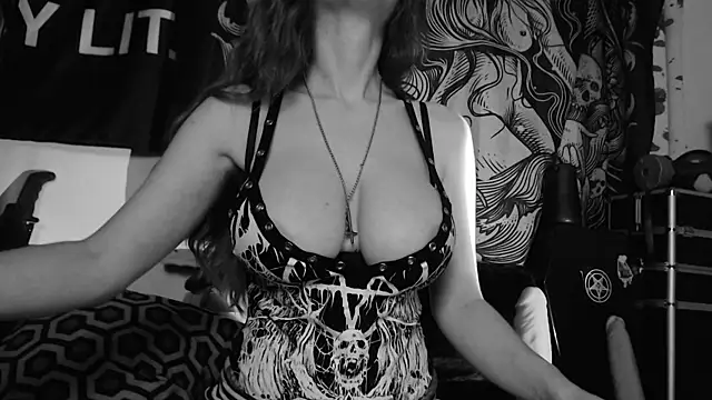 Snapshot of Silentmary chatting on 07-08-26, 01:37 Silentmary online show from 07-08-26, 01:37