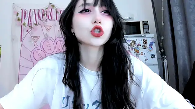 Snapshot of Holy420lolii chatting on 05-28-26, 06:16 Holy420lolii online show from 05-28-26, 06:16