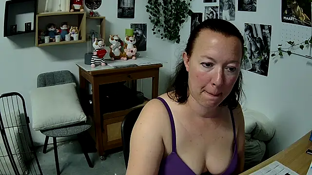 Snapshot of AnyaKrey@xh chatting on 03-10-26, 12:21 AnyaKreyxh online show from 03-10-26, 12:21