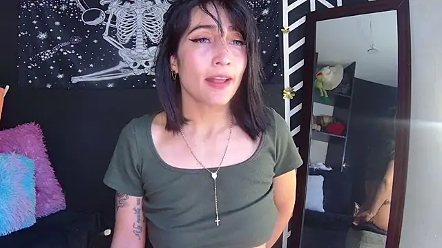 Snapshot of EvangelineCors chatting on 02-26-25, 05:50 EvangelineCors online show from 02-26-25, 05:50