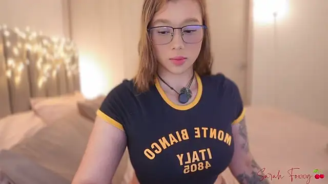 Snapshot of Foxxy222_ chatting on 02-24-26, 01:36 Foxxy222 online show from 02-24-26, 01:36