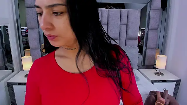 Snapshot of EMMAHILL1 chatting on 05-11-26, 11:05 EMMAHILL1 online show from 05-11-26, 11:05