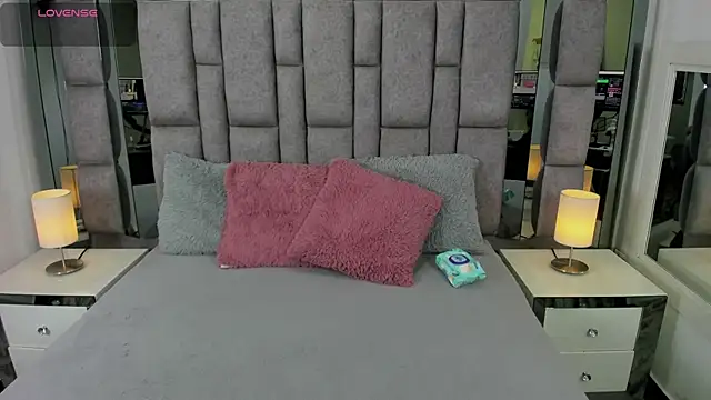 Snapshot of EMMAHILL1 chatting on 07-21-26, 11:12 EMMAHILL1 online show from 07-21-26, 11:12