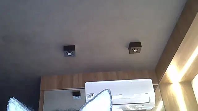 Snapshot of Skinny-Kitten chatting on 10-28-25, 06:21 Skinny-Kitten online show from 10-28-25, 06:21