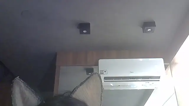 Snapshot of Skinny-Kitten chatting on 11-15-25, 05:31 Skinny-Kitten online show from 11-15-25, 05:31