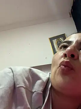 Abril Luv online show from 11-05-25, 02:44