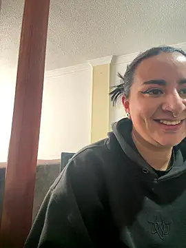 Abril Luv online show from 01-06-26, 01:37