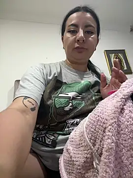 Abril Luv online show from 01-12-26, 12:49