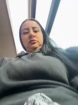 Abril Luv online show from 04-18-26, 11:14