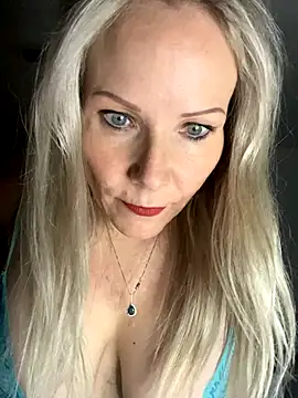 Snapshot of Sexual_Lovable_Doll chatting on 10-20-25, 04:40 Sexual Lovable Doll online show from 10-20-25, 04:40