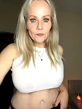 Snapshot of Sexual_Lovable_Doll chatting on 11-15-25, 09:43 Sexual Lovable Doll online show from 11-15-25, 09:43