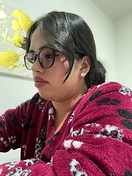 Snapshot of andra_rose chatting on 01-17-25, 11:18 andra rose online show from 01-17-25, 11:18