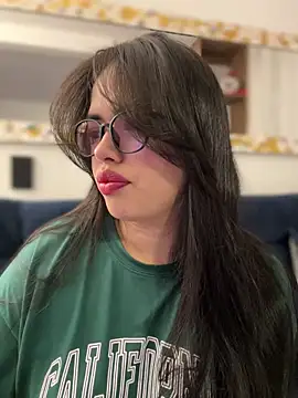 Snapshot of andra_rose chatting on 03-03-25, 11:24 andra rose online show from 03-03-25, 11:24