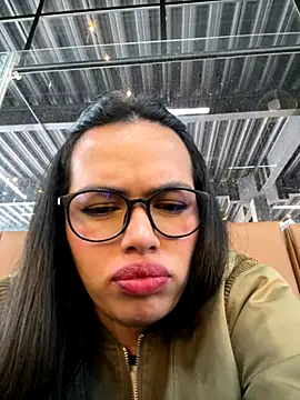 Snapshot of andra_rose chatting on 11-14-25, 07:45 andra rose online show from 11-14-25, 07:45