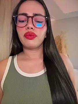 Snapshot of andra_rose chatting on 07-19-26, 11:19 andra rose online show from 07-19-26, 11:19