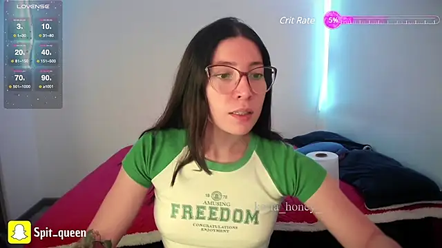 Snapshot of Spit_queen chatting on 03-18-25, 06:37 Spit queen online show from 03-18-25, 06:37
