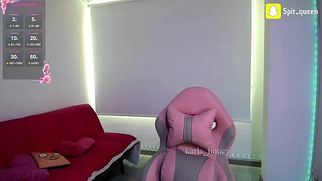Snapshot of Spit_queen chatting on 09-17-25, 04:19 Spit queen online show from 09-17-25, 04:19