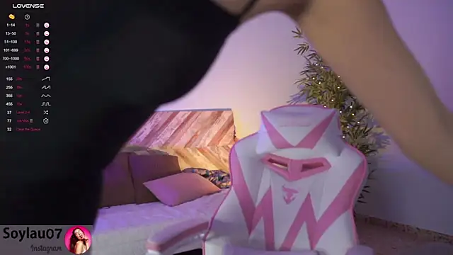 Snapshot of imjess01 chatting on 12-10-24, 11:08 imjess01 online show from 12-10-24, 11:08