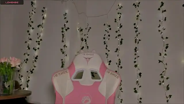 Snapshot of Amelia_Lein chatting on 12-01-25, 12:15 Amelia Lein online show from 12-01-25, 12:15