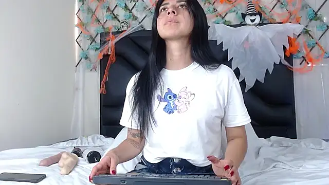 EmmaWilliamss online show from 10-22-25, 03:23