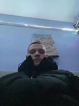 Snapshot of Z1uk chatting on 01-09-25, 07:50 Z1uk online show from 01-09-25, 07:50