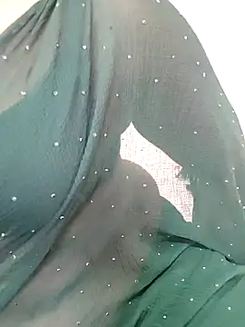 Snapshot of ANGE-MOU chatting on 10-08-25, 01:25 ANGE-MOU online show from 10-08-25, 01:25