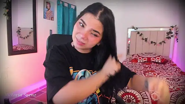 victoriaasaenz  online show from 02-08-26, 12:47