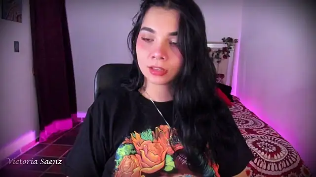 victoriaasaenz  online show from 04-09-26, 12:54