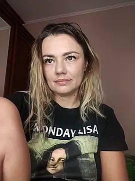 Snapshot of KrissSexi chatting on 10-20-25, 05:19 KrissSexi online show from 10-20-25, 05:19