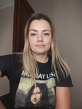 Snapshot of KrissSexi chatting on 11-03-25, 08:21 KrissSexi online show from 11-03-25, 08:21