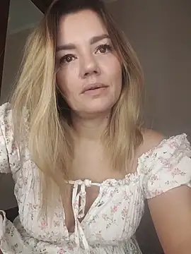 Snapshot of KrissSexi chatting on 11-05-25, 06:24 KrissSexi online show from 11-05-25, 06:24