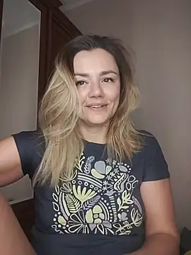 Snapshot of KrissSexi chatting on 11-06-25, 11:55 KrissSexi online show from 11-06-25, 11:55