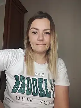 Snapshot of KrissSexi chatting on 11-07-25, 11:21 KrissSexi online show from 11-07-25, 11:21