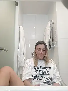 Snapshot of KrissSexi chatting on 11-10-25, 06:40 KrissSexi online show from 11-10-25, 06:40