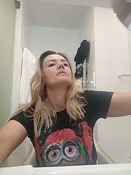 Snapshot of KrissSexi chatting on 11-11-25, 07:58 KrissSexi online show from 11-11-25, 07:58