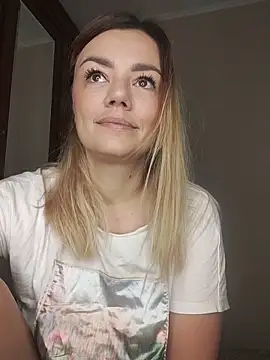 Snapshot of KrissSexi chatting on 11-14-25, 07:40 KrissSexi online show from 11-14-25, 07:40