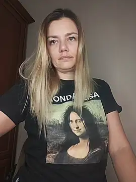 Snapshot of KrissSexi chatting on 11-15-25, 06:26 KrissSexi online show from 11-15-25, 06:26