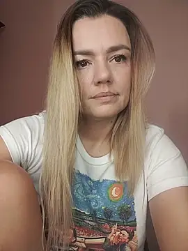 Snapshot of KrissSexi chatting on 11-20-25, 06:13 KrissSexi online show from 11-20-25, 06:13