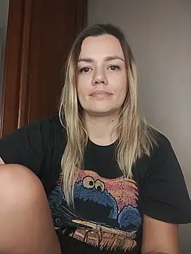 Snapshot of KrissSexi chatting on 11-22-25, 07:02 KrissSexi online show from 11-22-25, 07:02