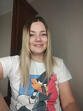 Snapshot of KrissSexi chatting on 11-24-25, 04:45 KrissSexi online show from 11-24-25, 04:45