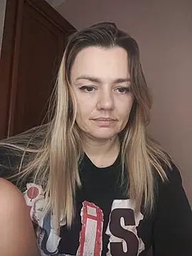 Snapshot of KrissSexi chatting on 11-27-25, 09:55 KrissSexi online show from 11-27-25, 09:55