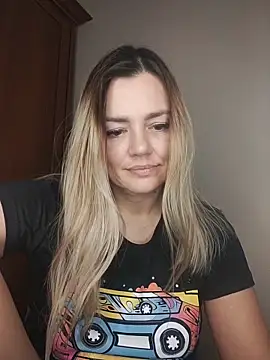 Snapshot of KrissSexi chatting on 11-29-25, 08:34 KrissSexi online show from 11-29-25, 08:34