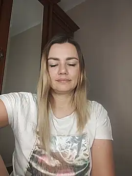 Snapshot of KrissSexi chatting on 12-01-25, 04:50 KrissSexi online show from 12-01-25, 04:50