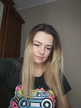 Snapshot of KrissSexi chatting on 12-05-25, 04:54 KrissSexi online show from 12-05-25, 04:54