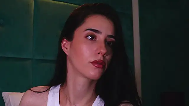 Snapshot of AmeliaJune chatting on 06-17-26, 10:10 AmeliaJune online show from 06-17-26, 10:10
