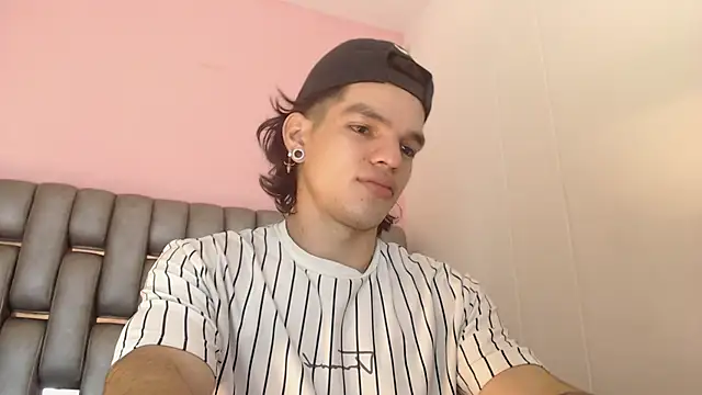 AlbertBernal69 online show from 03-06-25, 02:30