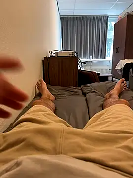 Snapshot of mihaixxx1 chatting on 09-24-25, 02:09 mihaixxx1 online show from 09-24-25, 02:09